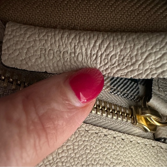 Burberry • Grain Calfskin Small Medley Crossbody • Limestone - Picture 15 of 15